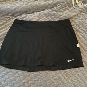 Nike Tour Womens  black and white dri fit ADV Golf skort womens sz L